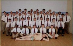 毕业照要另类一点 毕业照要另类一点