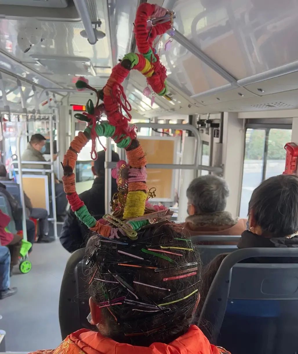 轻松一刻:我把家乡当根,家乡把我当祸根! 轻松一刻:我把家乡当根,家乡把我当祸根!