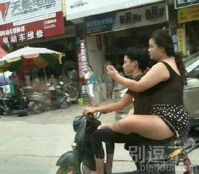 真心疼前面的小哥啊