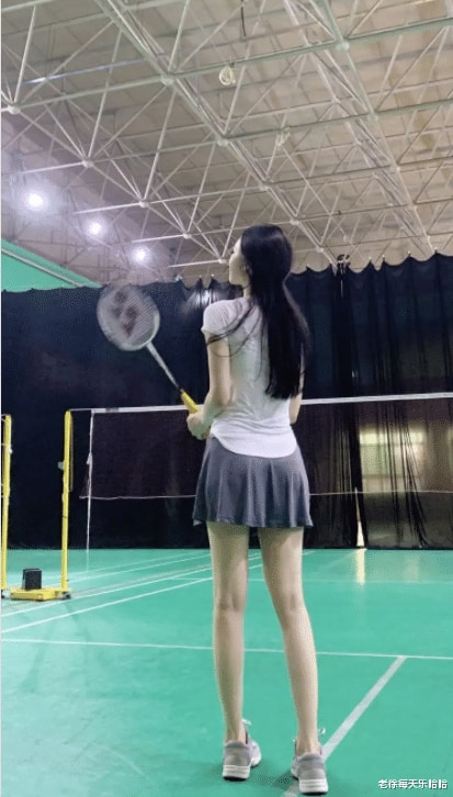 “小姨子为什么天天找我打球,我又不是对手!”哈哈哈难道她有另有企图? “小姨子为什么天天找我打球,我又不是对手!”哈哈哈难道她有另有企图?