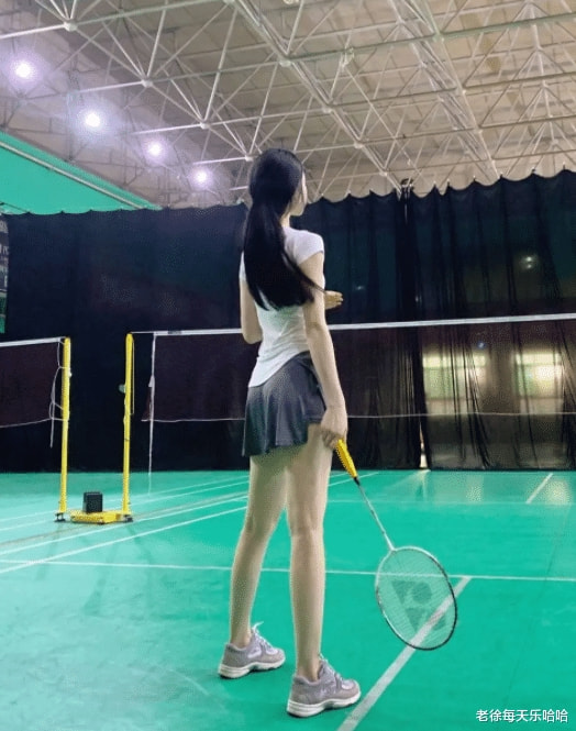 “小姨子为什么天天找我打球,我又不是对手!”哈哈哈难道她有另有企图? “小姨子为什么天天找我打球,我又不是对手!”哈哈哈难道她有另有企图?