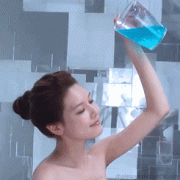 幕前的华丽，幕后的辛酸。