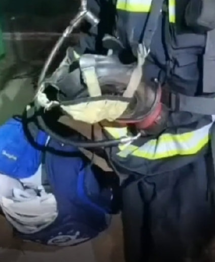 轻松一刻:注意!取钱时一定要遮挡,否则会被人笑话 轻松一刻:注意!取钱时一定要遮挡,否则会被人笑话