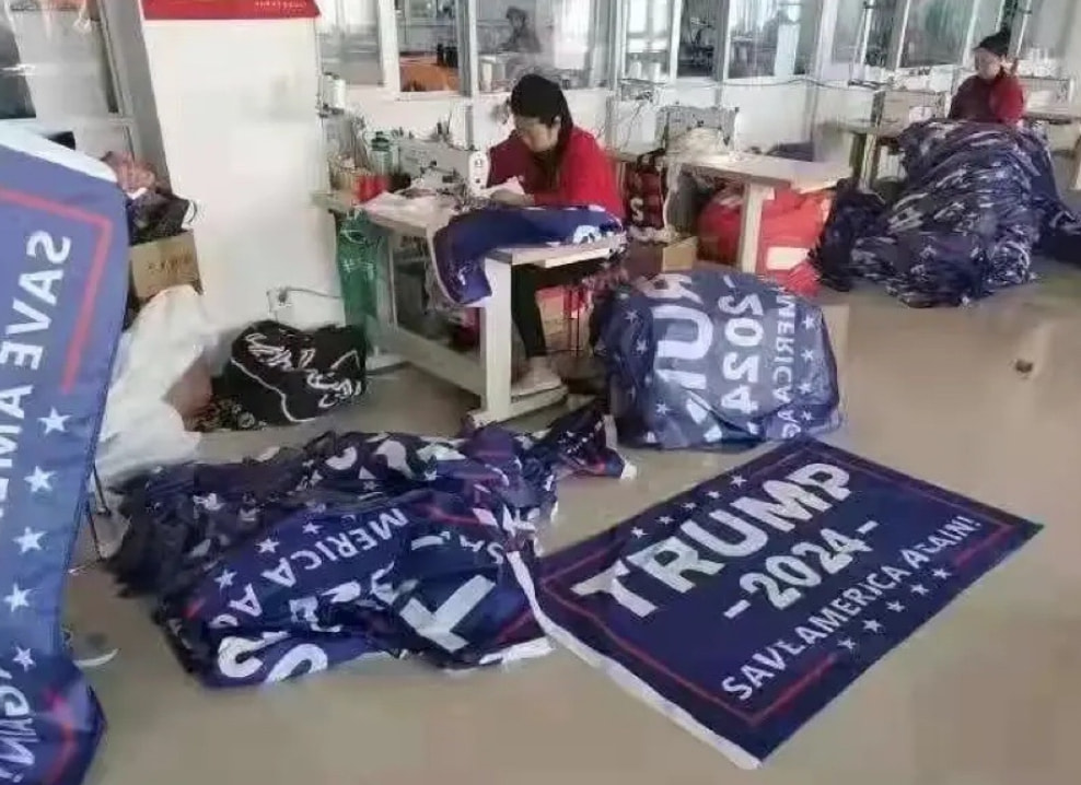 轻松一刻:注意!取钱时一定要遮挡,否则会被人笑话 轻松一刻:注意!取钱时一定要遮挡,否则会被人笑话