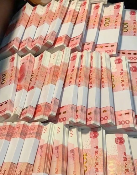 轻松一刻:注意!取钱时一定要遮挡,否则会被人笑话 轻松一刻:注意!取钱时一定要遮挡,否则会被人笑话
