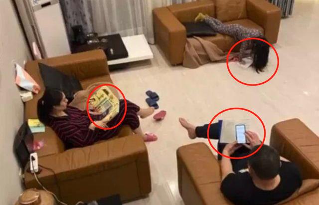 “爸妈为了让女儿看书,营造了读书的气氛!”网友:承包全年笑点 “爸妈为了让女儿看书,营造了读书的气氛!”网友:承包全年笑点