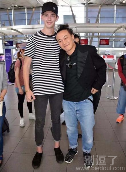 看看咱们的迅哥。 看看咱们的迅哥。