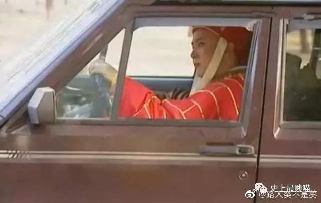 “千万!不要!穿同底色衣服拍证件照!” 哈哈哈哈哈真的是见鬼了! “千万!不要!穿同底色衣服拍证件照!” 哈哈哈哈哈真的是见鬼了!