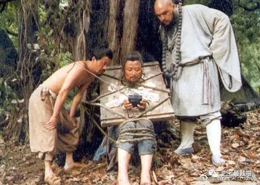 “千万!不要!穿同底色衣服拍证件照!” 哈哈哈哈哈真的是见鬼了! “千万!不要!穿同底色衣服拍证件照!” 哈哈哈哈哈真的是见鬼了!
