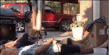姑娘,这么单薄的裙子也敢穿出来,后面大叔看得都脸红了,真尴尬 姑娘,这么单薄的裙子也敢穿出来,后面大叔看得都脸红了,真尴尬