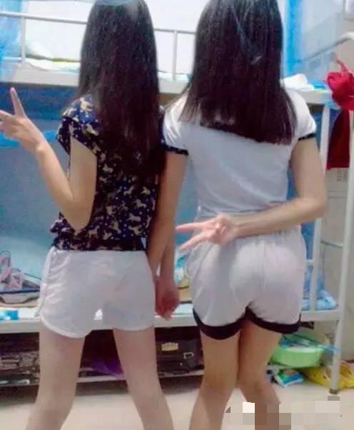 一小伙子到性用品商店欲买黑色避孕套 一小伙子到性用品商店欲买黑色避孕套