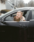 你见过一碰就碎的车窗么