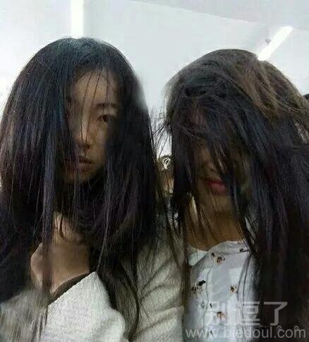 能不能把头发弄好再来? 能不能把头发弄好再来?