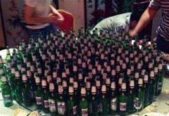这才是真正的喝酒摆桌呢！