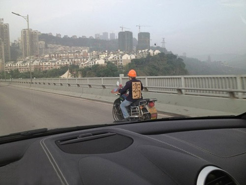 骑车牛人,骑出犀利多彩的人生。