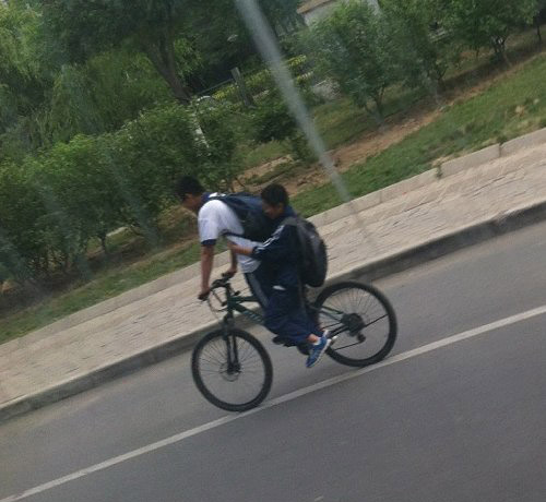 骑车牛人,骑出犀利多彩的人生。