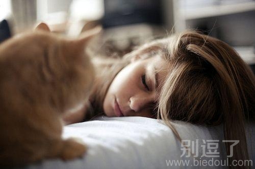 我喜欢这样静静看着你睡觉
