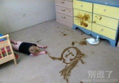 一个调皮捣蛋的小屁孩。