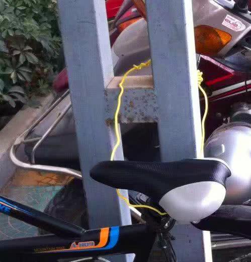 每日一笑:你这电脑我修不了,这么多的线,看着都“懵” 每日一笑:你这电脑我修不了,这么多的线,看着都“懵”