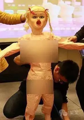 轻松一刻:你笑国足踢的菜,国足笑你还房贷! 轻松一刻:你笑国足踢的菜,国足笑你还房贷!