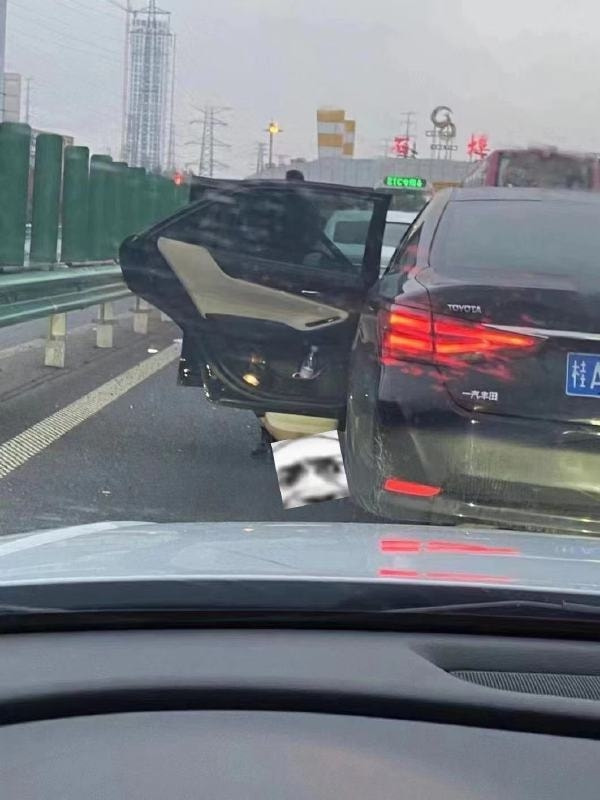 轻松一刻:谁说短的就不行?我现在就觉得挺好! 轻松一刻:谁说短的就不行?我现在就觉得挺好!