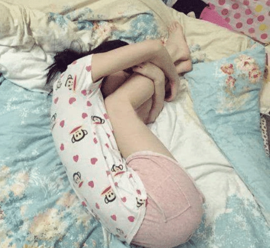 “女生千万不要随便和异性合租,太tm可怕了!”哇哈哈哈哈~ “女生千万不要随便和异性合租,太tm可怕了!”哇哈哈哈哈~