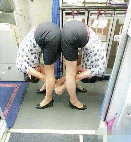 空姐最新的服务姿势