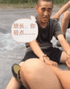 这样拉筋看着就痛 爆笑gif