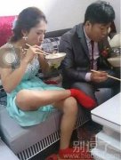 这新媳妇儿，真够man的