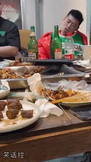 这假牙怪瘆人 这假牙怪瘆人