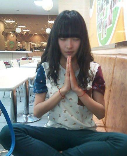 妹子要发功了 妹子要发功了