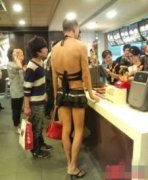 身高太高了，是妹子？