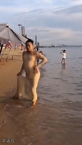 表演一个美人下水