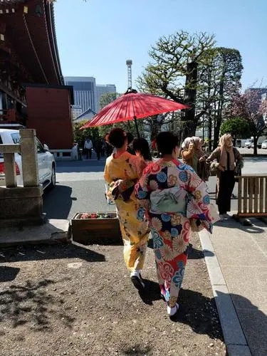 穿日本和服逛街被痛骂!她冤吗? 穿日本和服逛街被痛骂!她冤吗?