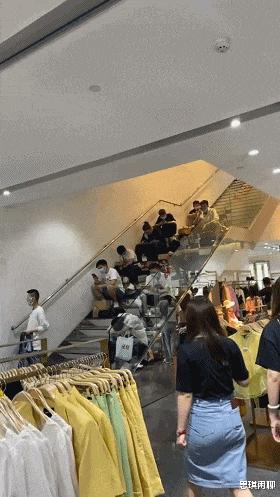 神回复:花果山白宫出售,总价120亿,便宜点我就买了 神回复:花果山白宫出售,总价120亿,便宜点我就买了