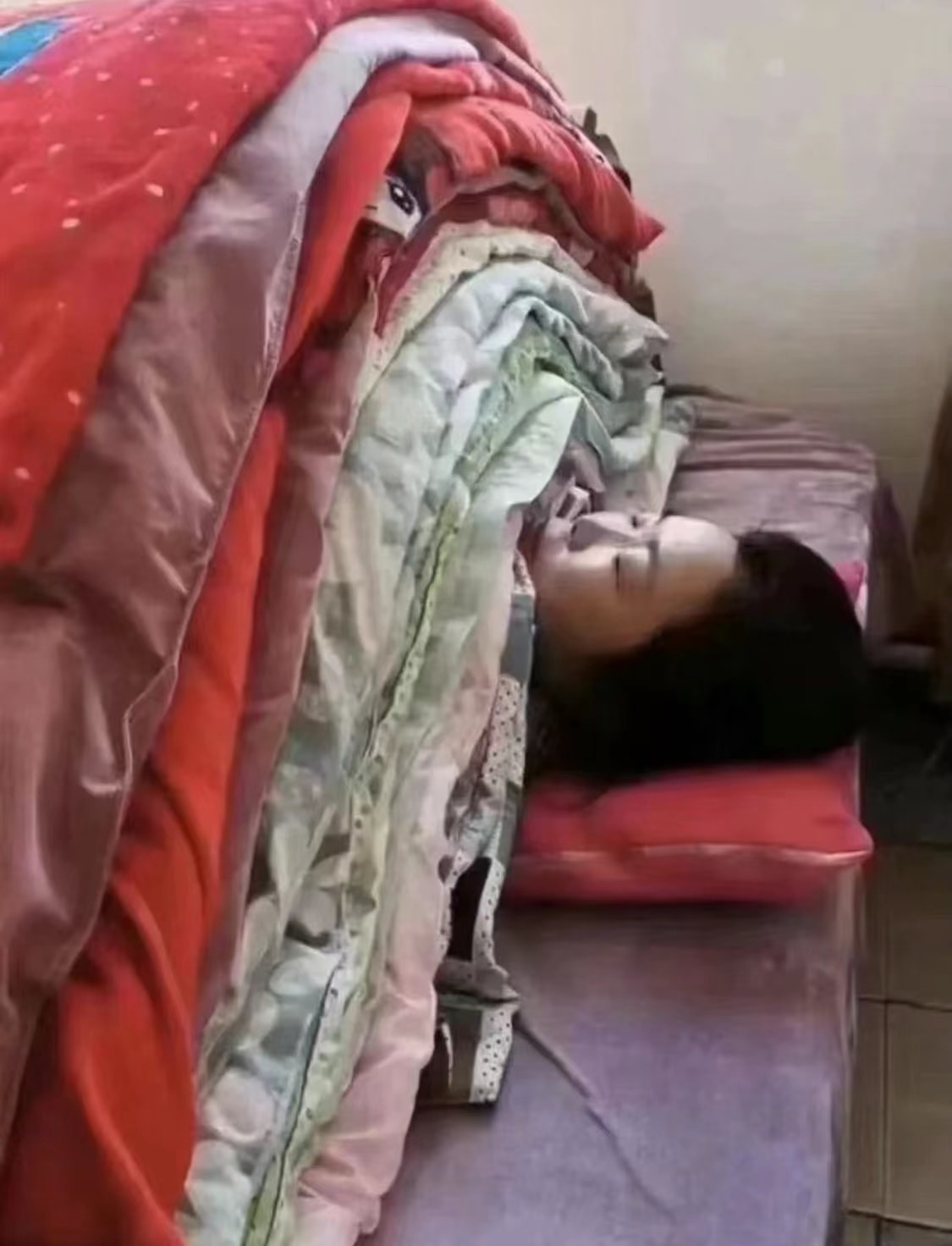 轻松一刻:年轻人越来越会玩了,听说过"鸡关枪"吗? 轻松一刻:年轻人越来越会玩了,听说过"鸡关枪"吗?