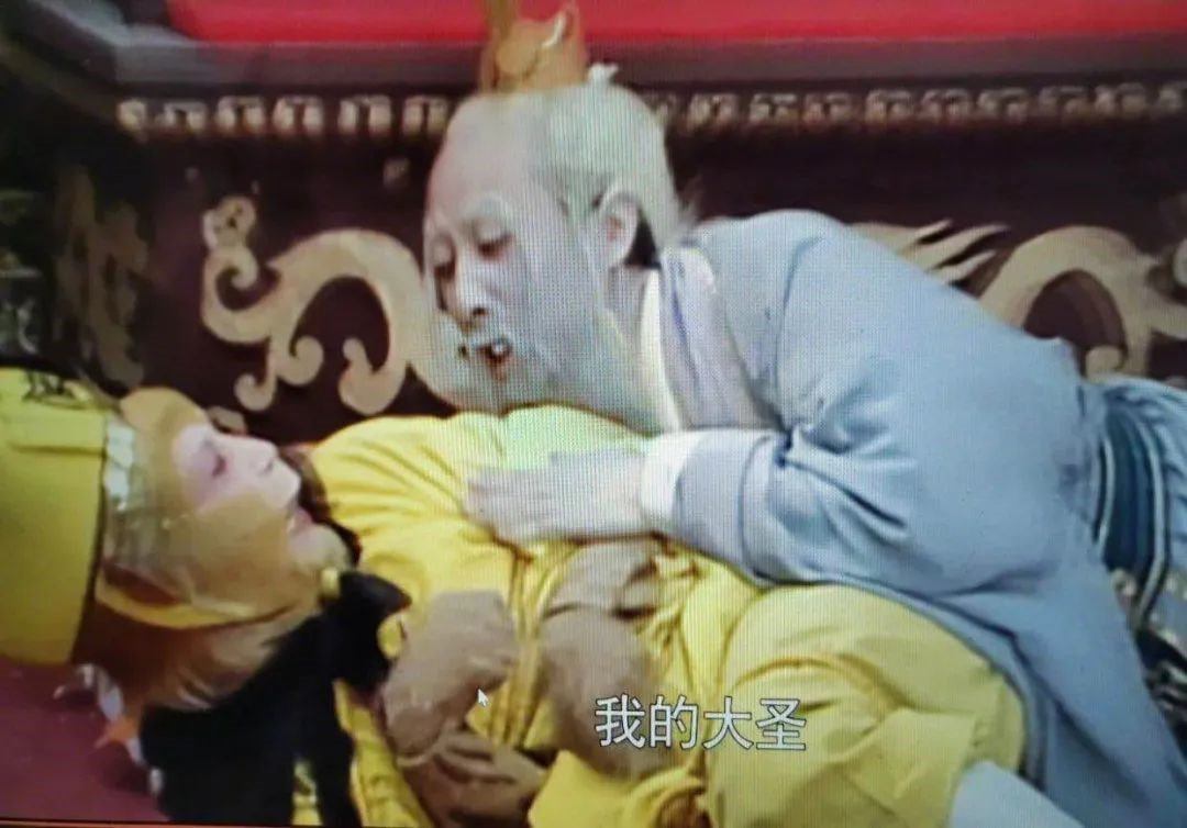 轻松一刻:年轻人越来越会玩了,听说过"鸡关枪"吗? 轻松一刻:年轻人越来越会玩了,听说过"鸡关枪"吗?