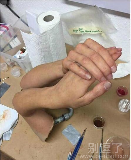 假装我有男朋友。