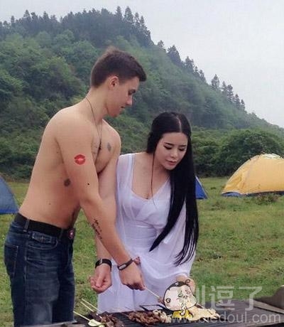 活得有滋有味的人。 活得有滋有味的人。