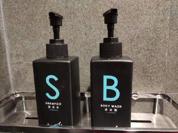 轻松一刻:没钱付车费,女顾客竟然这样做! 轻松一刻:没钱付车费,女顾客竟然这样做!