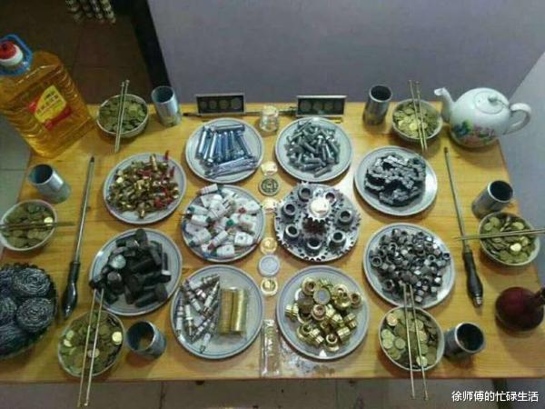 过年了又没带女朋友回家,爸妈特意给我做的一桌子硬菜 过年了又没带女朋友回家,爸妈特意给我做的一桌子硬菜