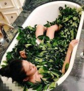 妹子这是打算别样诱惑