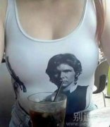 不和谐的喝水。。 不和谐的喝水。。