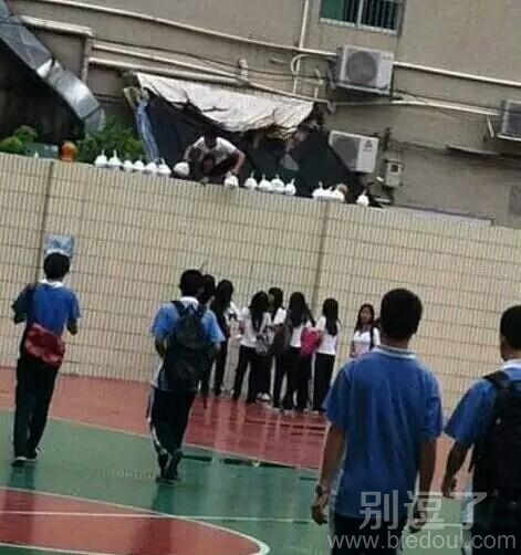 自从学校不让送外卖之后！