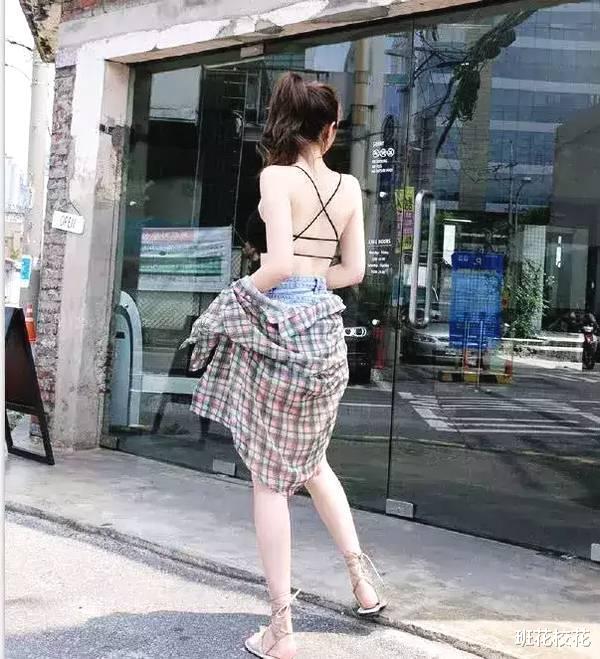 “反复看了很久,总算知道为什么大家都喜欢三号了。”哈哈哈真尴尬 “反复看了很久,总算知道为什么大家都喜欢三号了。”哈哈哈真尴尬