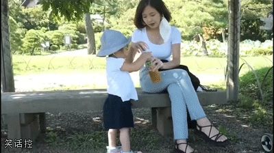 这孩子一看就知道小时候没饿着