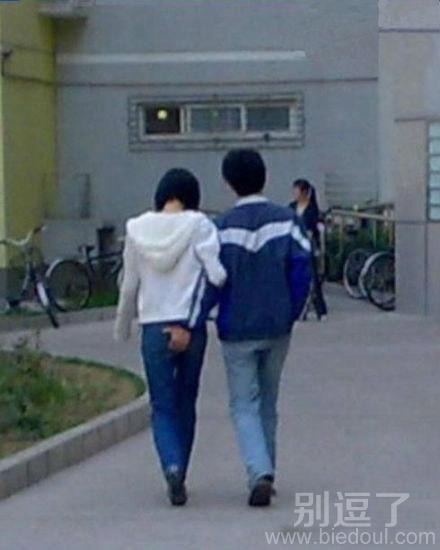 公共场合请忍住!! 公共场合请忍住!!