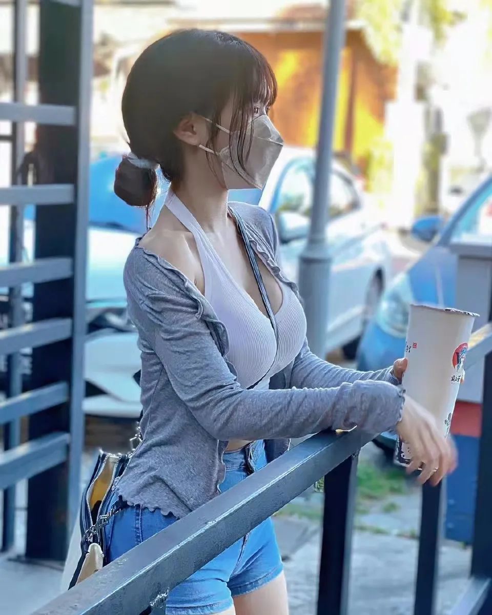 轻松一刻:岛国小电影看多了,还玩儿上换妻了? 轻松一刻:岛国小电影看多了,还玩儿上换妻了?