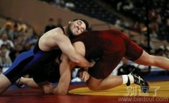 一个笑容甜美的哥们。