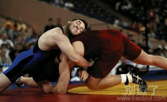 一个笑容甜美的哥们。 一个笑容甜美的哥们。